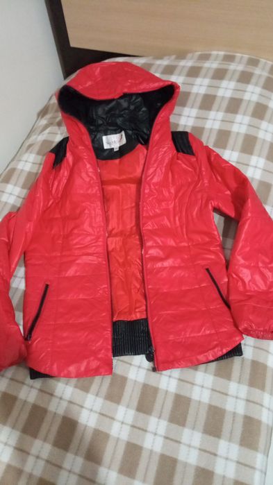 Куртки на девочку