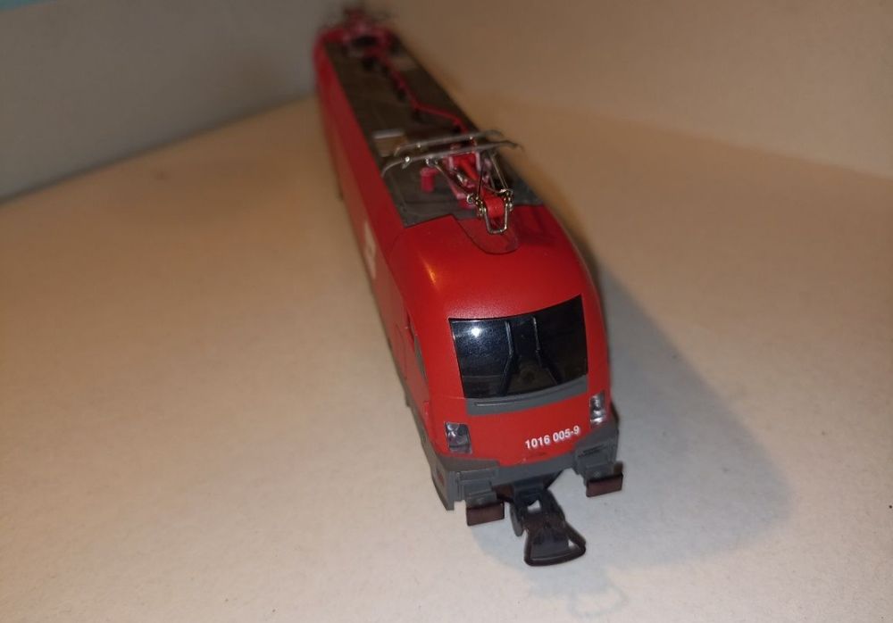 PIKO locomotiva Taurus scara H0