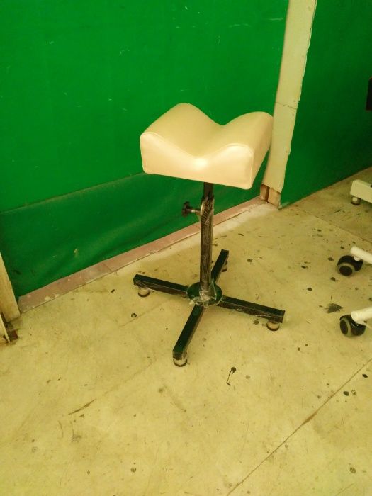 Подставка для педикюра, педикюрная подставка