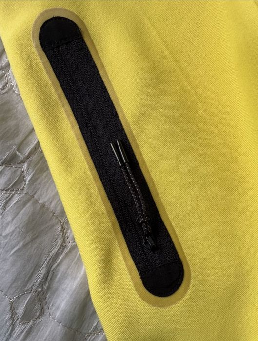 Nike tech fleece yellow