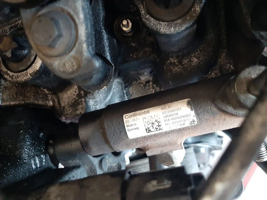 rampa injectoare 1.5 dci  nissan qashqai j10 renault clio 3 megane 3 8200815617  h8200296867