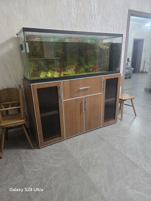 Аквариум с тумбой