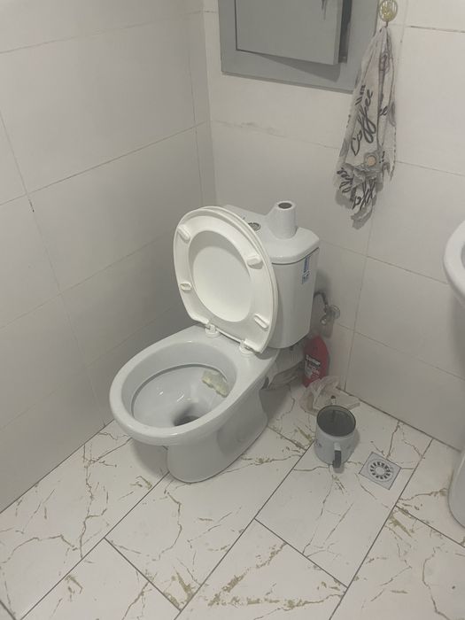 Продам ванну, раковину и унитаз.