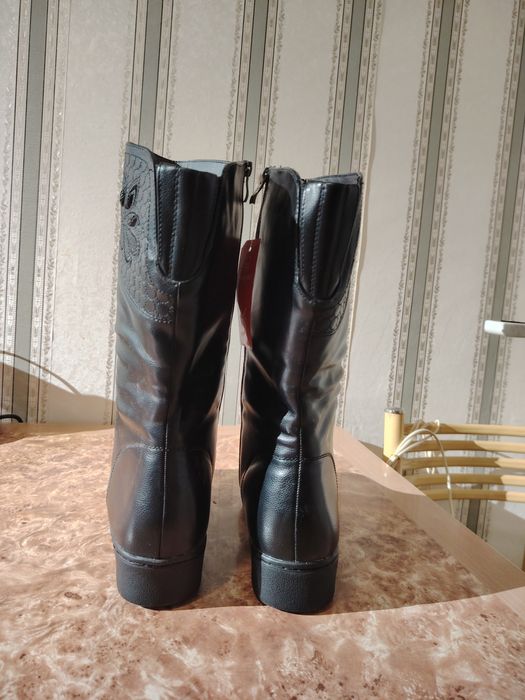 Продажа зимних женских сапог