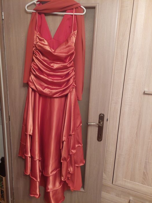 Rochie eleganta in colturi