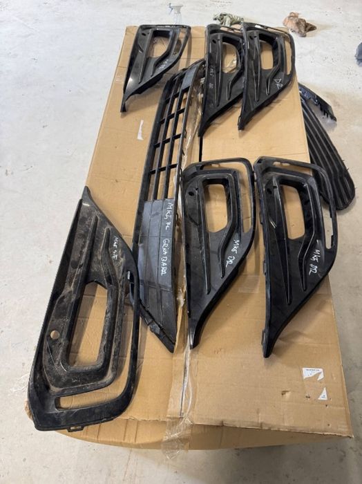 Grila bara fata / grila proiector stanga / grila proiector dreapta