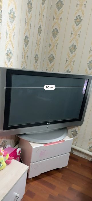 Продам ванну болшую и телик