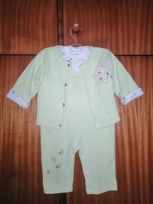 Бебешки комплект от три части.