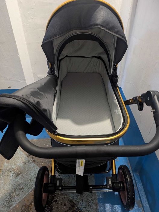 Продам коляску для новорожденного