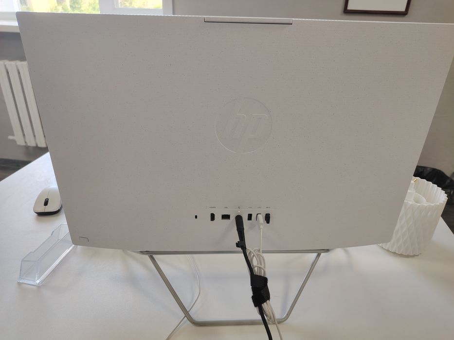 Продам два белых моноблока hp