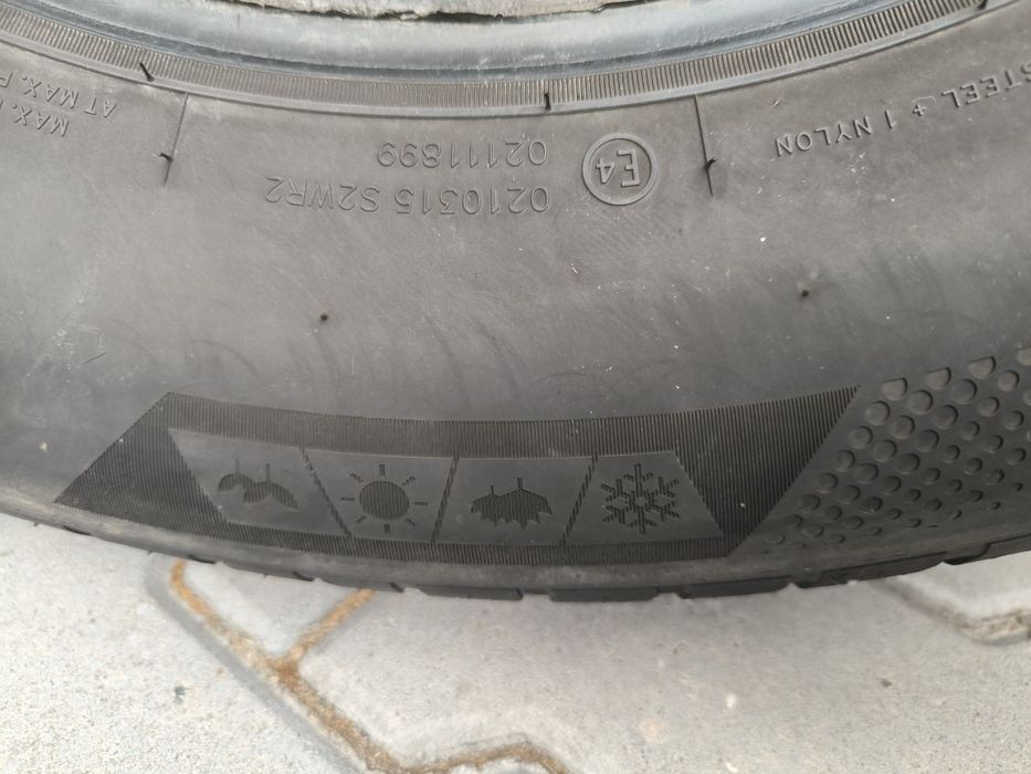 Гуми 215 70 16  дот4422