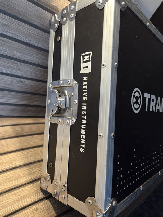 Flight Case Native Instruments TRAKTOR DJ – Profesional
