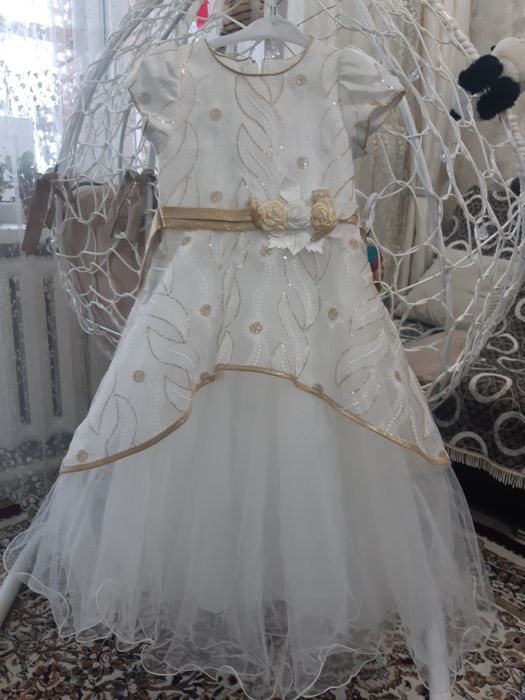 Платье праздничное