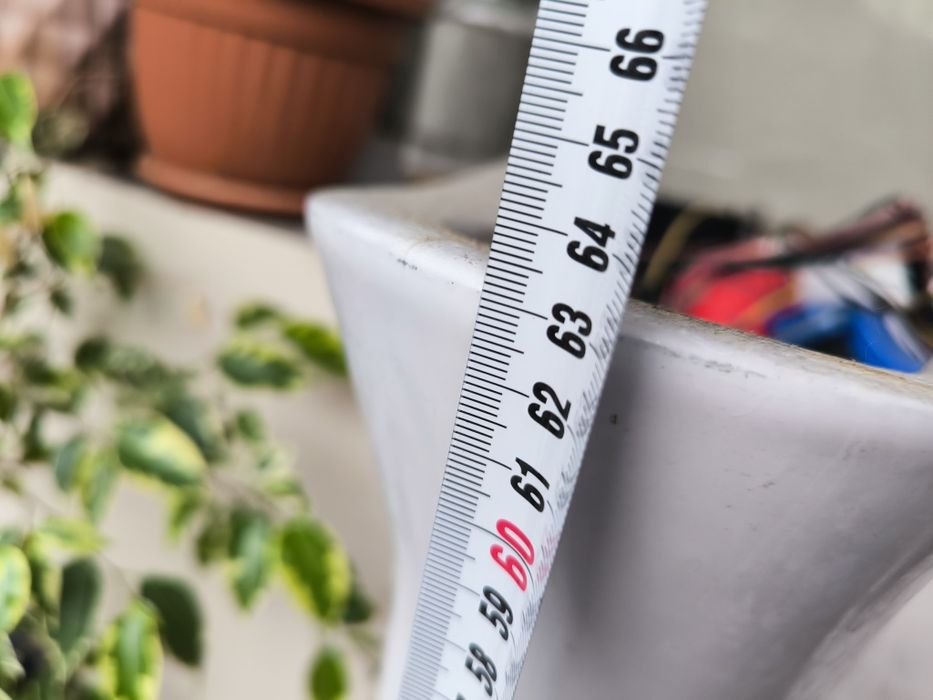 Ботуш с мивка за баня