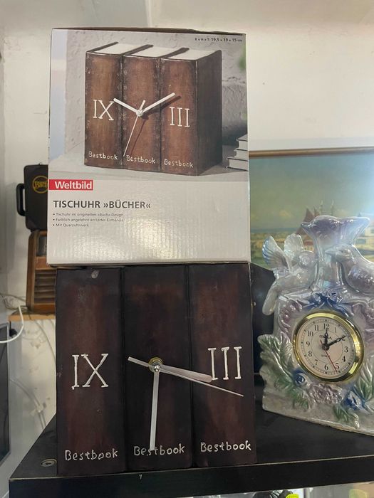 Ceas de birou , biblioteca forma de carti Fabricat in Germania