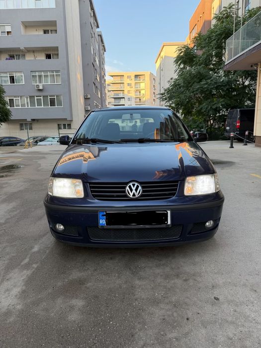 VOLKSWAGEN Polo