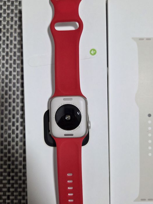 Apple watch SE 2024,GPS,Carcasa starlight Aluminium
