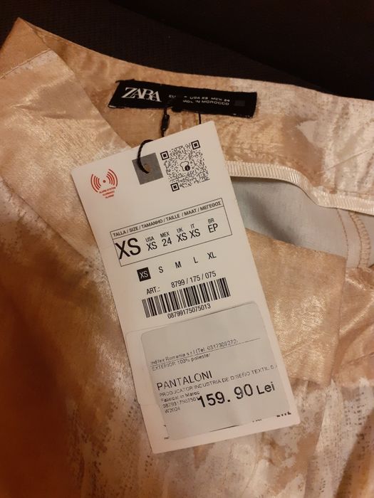 Pantaloni Zara largi și satinati XS noi