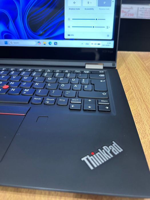 Като нов! Лаптоп Lenovo X13 Yoga touch i5/8GB RAM/256 NVMe, 3 м. гар.