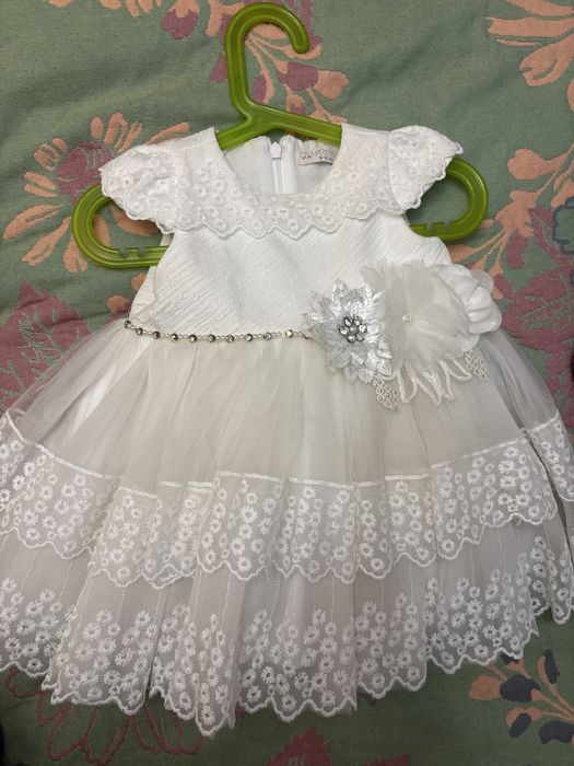 Платье нарядное 9-12 мес