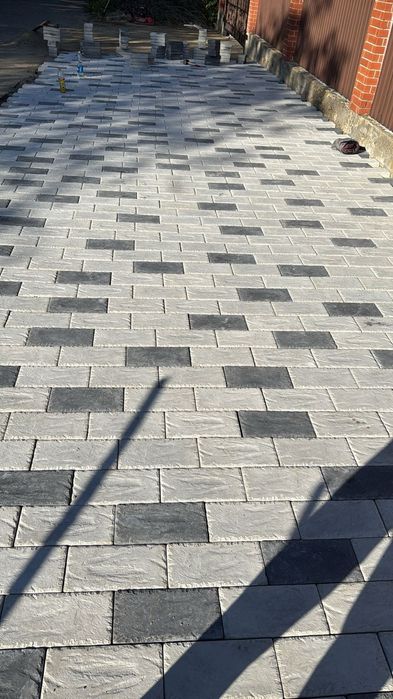 Укладка брусчатки тротуарной плитки