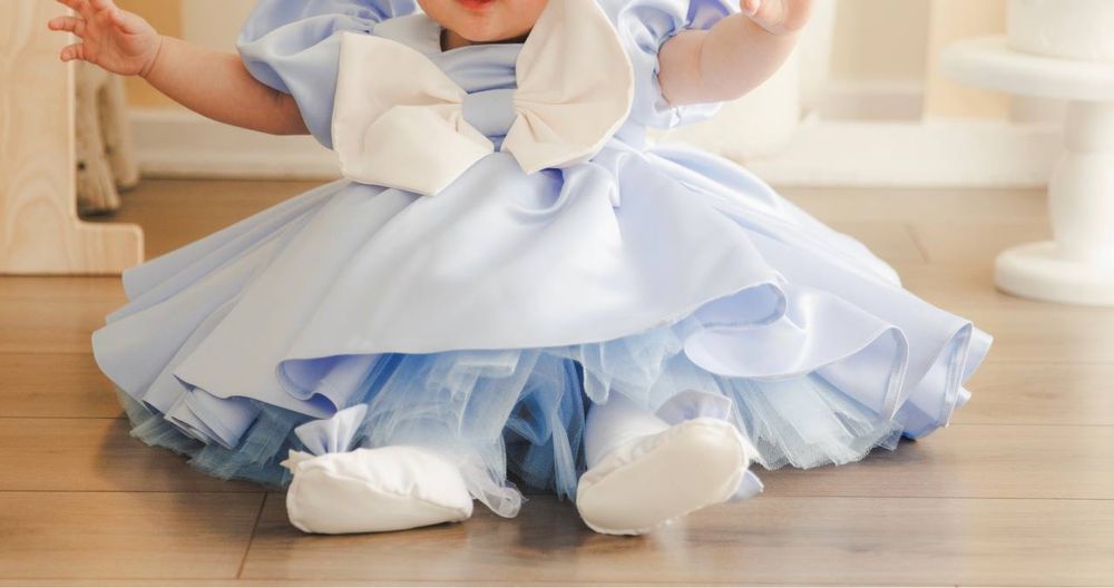 Продаеться женское и детское платье.одевалось  всего один раз