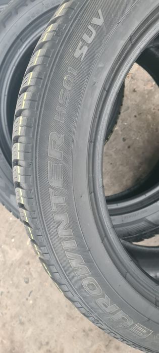 4 anvelope iarna,fata Maxxis 255/50/19,spate Falken 285/45/19.Pret/buc