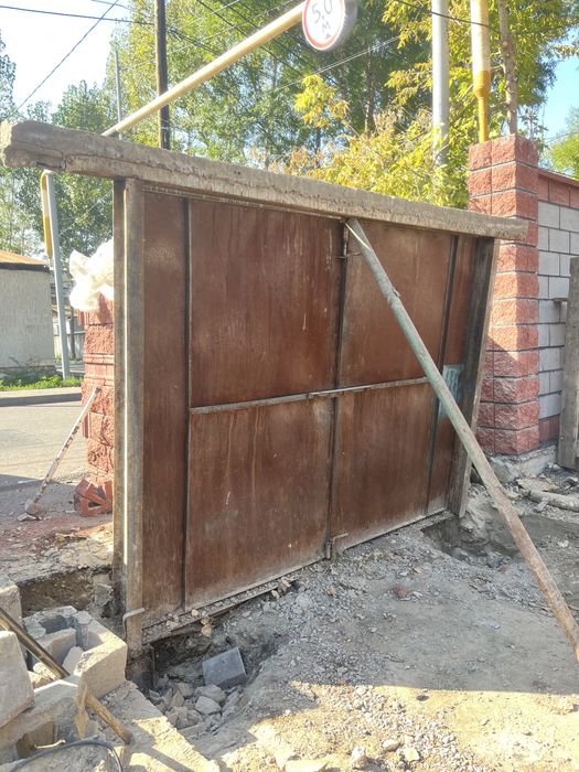 Ворота для гаражa, или для склада