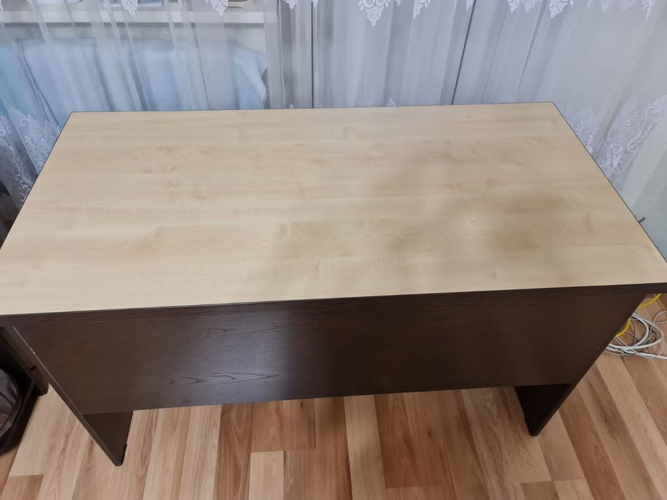 Стол офисный для ноутбука