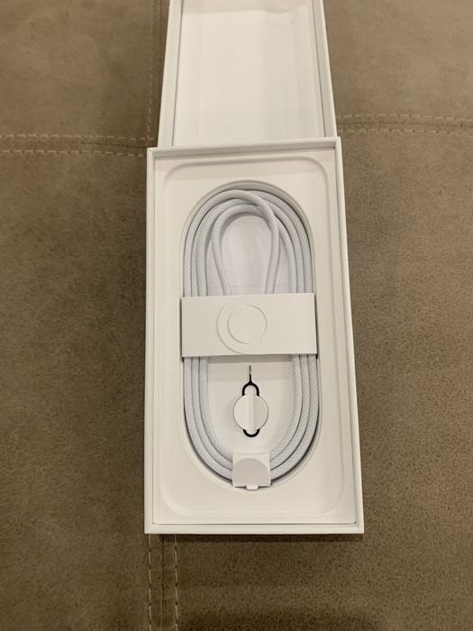 НОВ Iphone 16e 128GB
