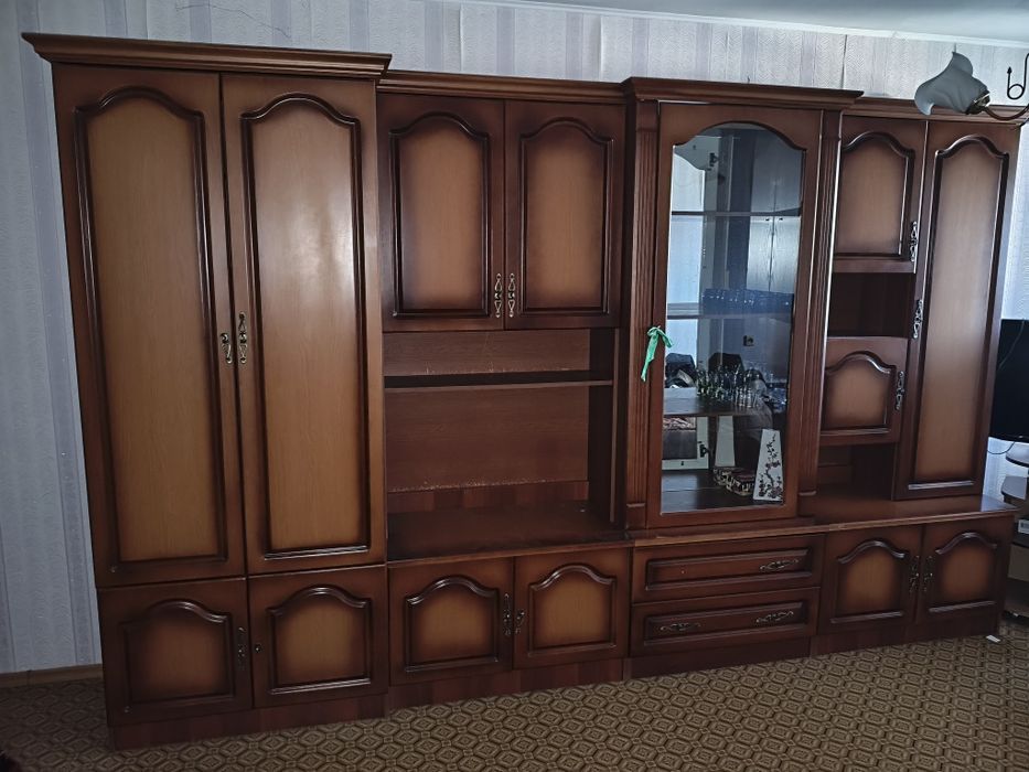 Продам стенку в зал