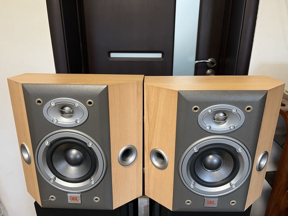 Boxe raft sau surrond Jbl E10