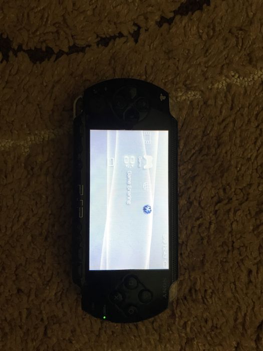 Vând consola Sony PSP