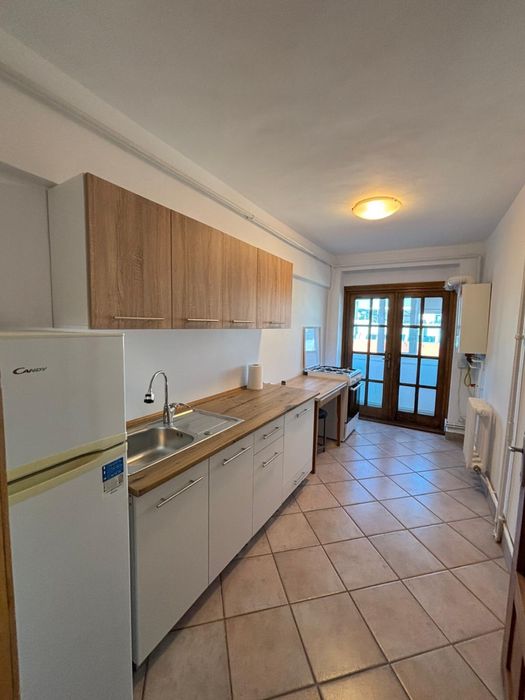 Inchiriez apartament 1 camera - Zona Hala Centrala