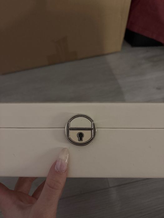 Кутия за бижута а огледало