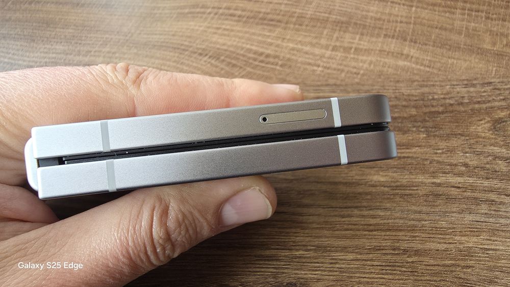 Samsung Flip 6 - 256GB 12RAM