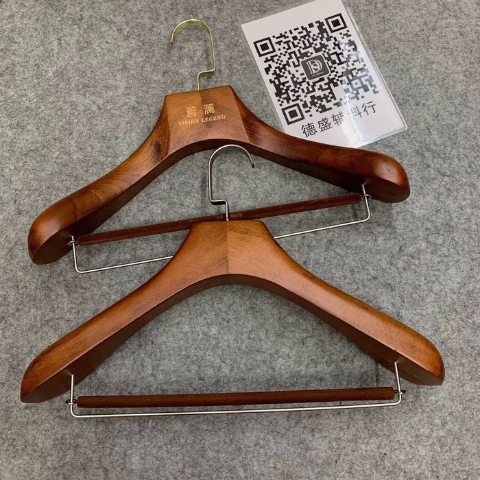 Вешалка в ассортименте