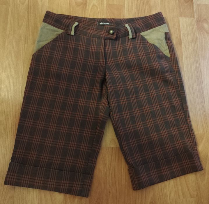 Pantaloni scurți stofa 38