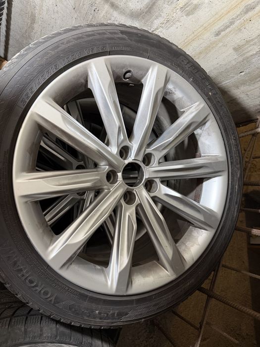 Jante plus cauciucuri  255/40/ r19  yokohama  audi