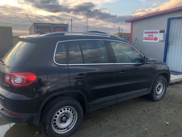 Dezmembrez VW Tiguan 2.0 diesel 2009