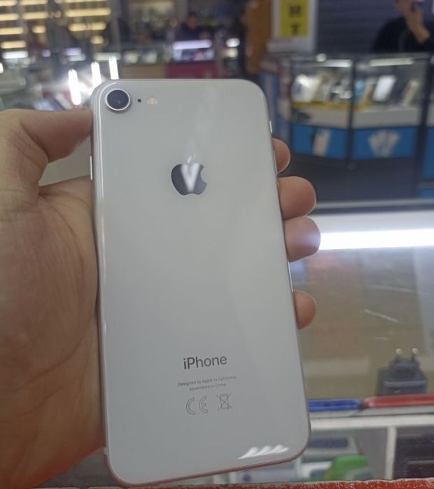 Продам айфон 8 торг имеется