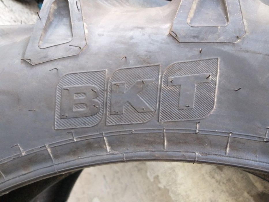 Cauciucuri noi 14.00-38 BKT 8 pliuri garantie 2 ani u650 spate tractor
