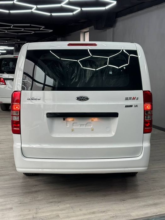 Jac M3 Luxe miniveni