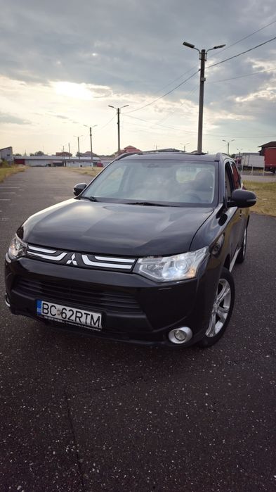 Mitsubishi Outlander Black 2013 Navi Trapa Diesel 2.2