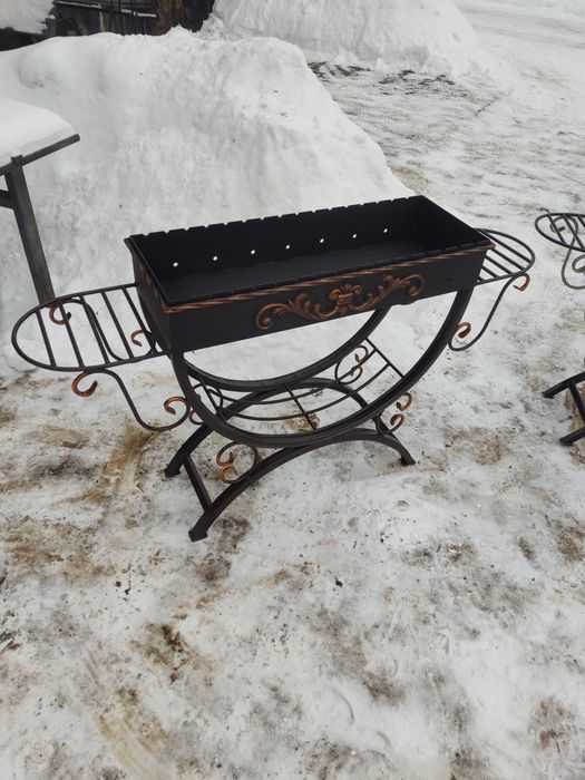 Продам мангал с ковкой