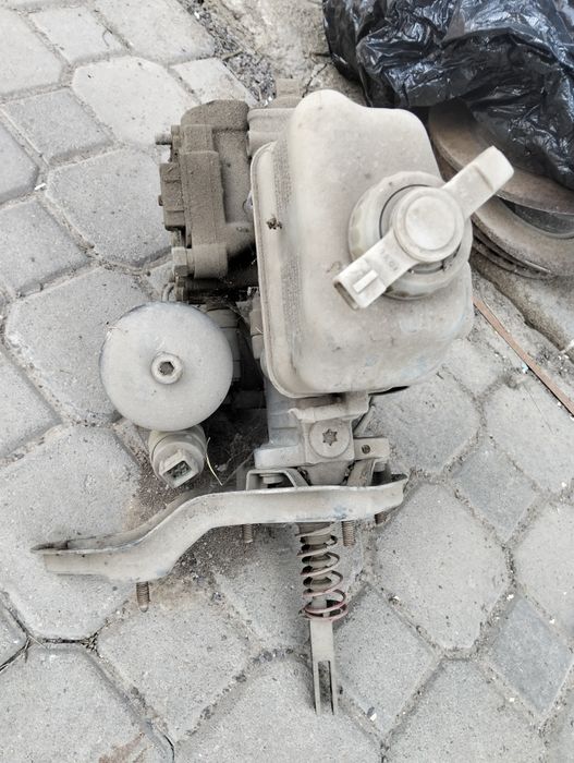 Тормозной вакуум.