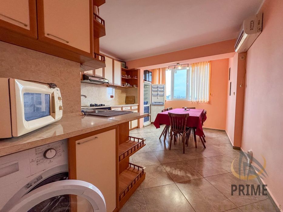 Изгрев тристаен апартамент обзаведен