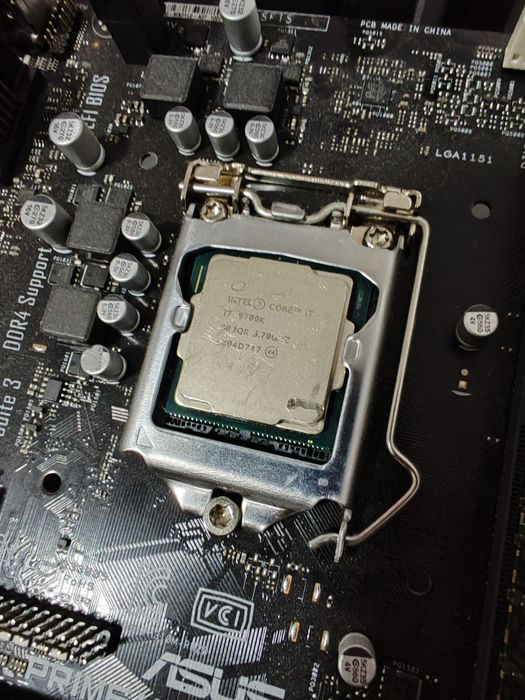 i7 8700k second hand si noi de vanzare • Anunturi • OLX.ro