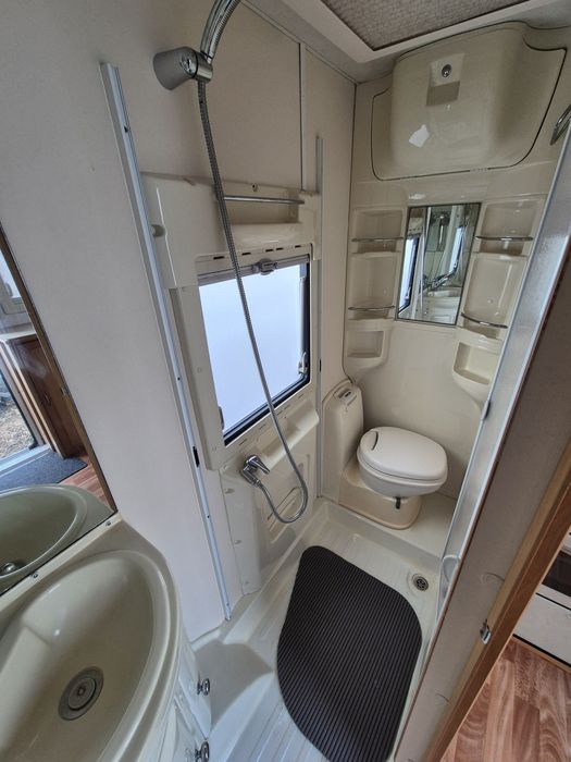 Rulota in stare foarte bună, complet echipata