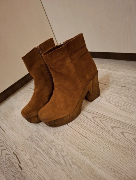 Botine piele întoarsă